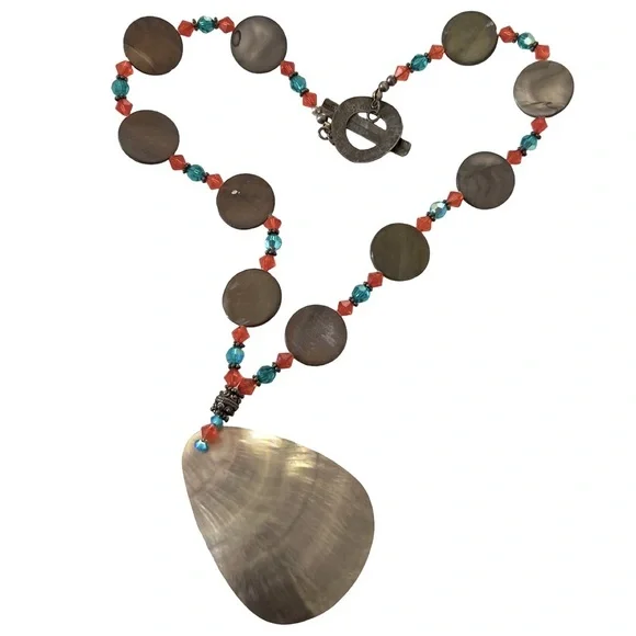 Sea Shell Pendant Beaded Necklace - Picture 2 of 5